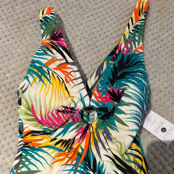 SHADE & SHORE size XLARGE Women's Ring Detail One Piece Swimsuit NEW - Picture 10 of 13
